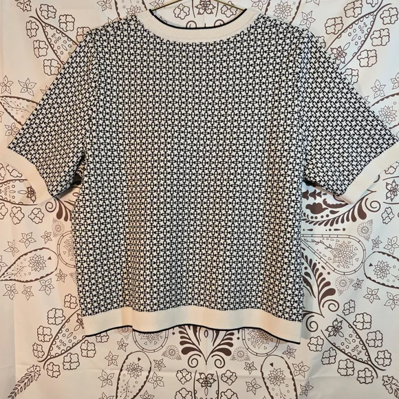 Adrianna Papell Black and Cream Crew Neck Sweater M - Picture 2 of 3